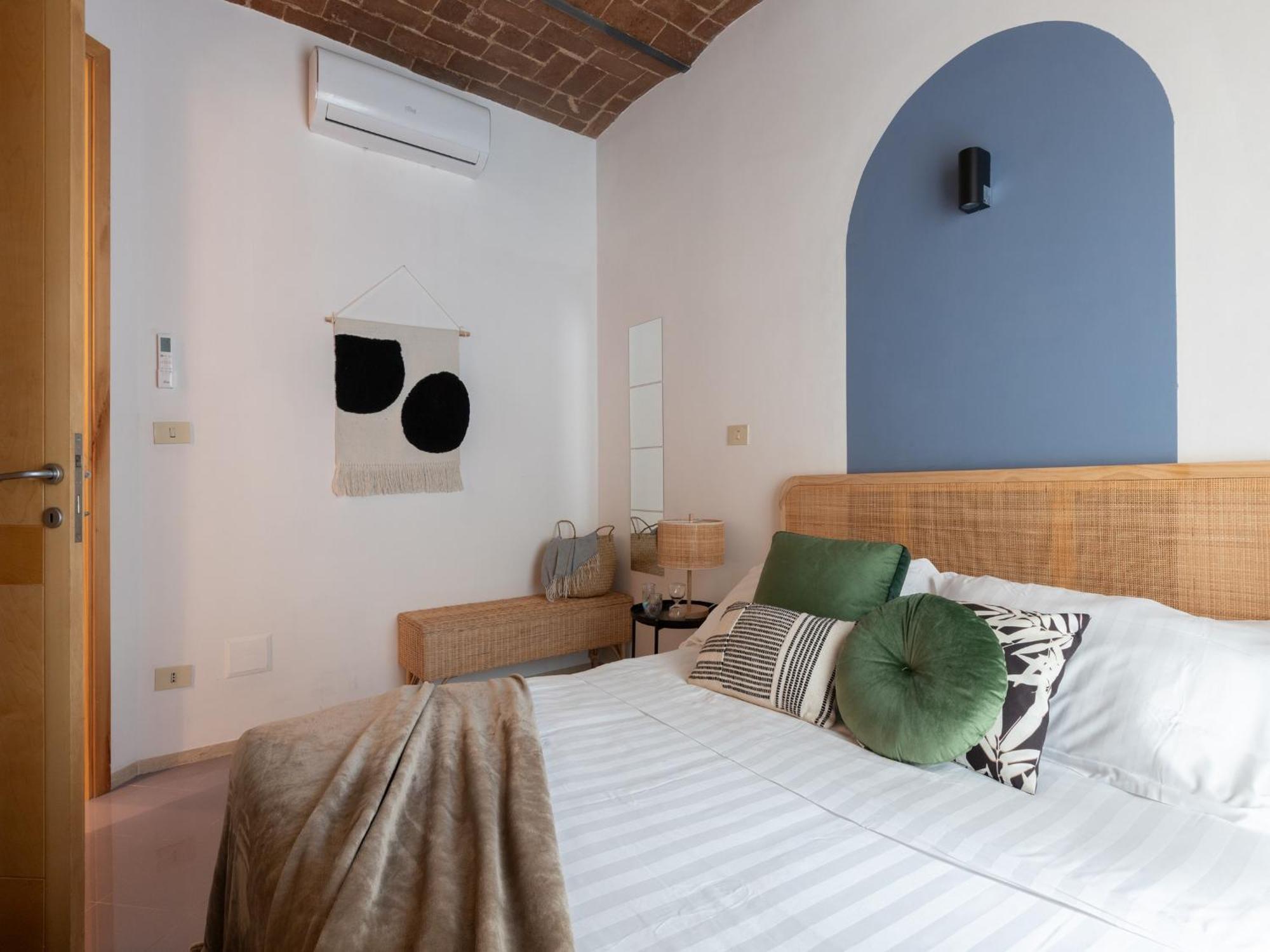 The Best Rent - Two-Bedroom Apartment With Terrace Near Trevi Fountain روما المظهر الخارجي الصورة